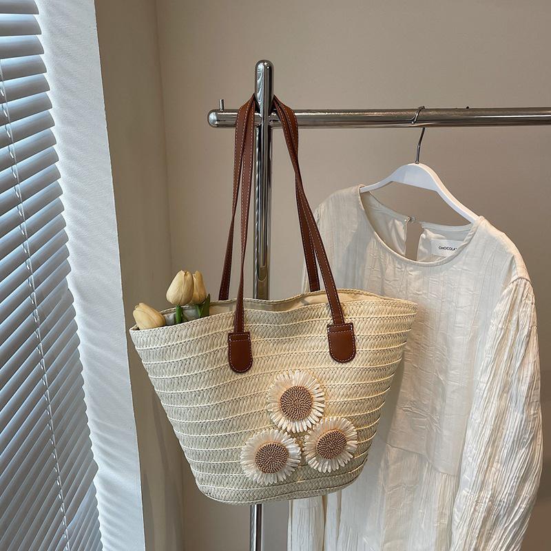 

Yogodlns Women s Summer Straw Woven Large Capacity Basket Shoulder Bag Handbags Fashion Floral Decor Luxury Designer Beach Bali Shopper Totes 23x14x29cm бежевый