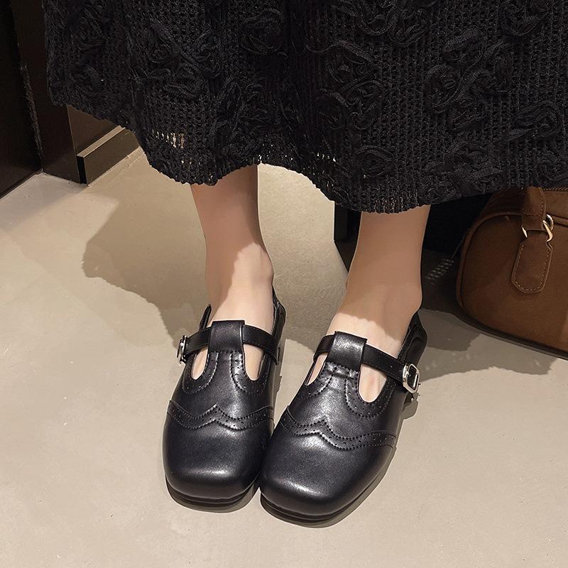 Casual and Comfortable Flat-bottomed Brock Carved Small Leather Shoes Women's Spring and Autumn New Round Head Flat Heel Mary Jane Single Shoes