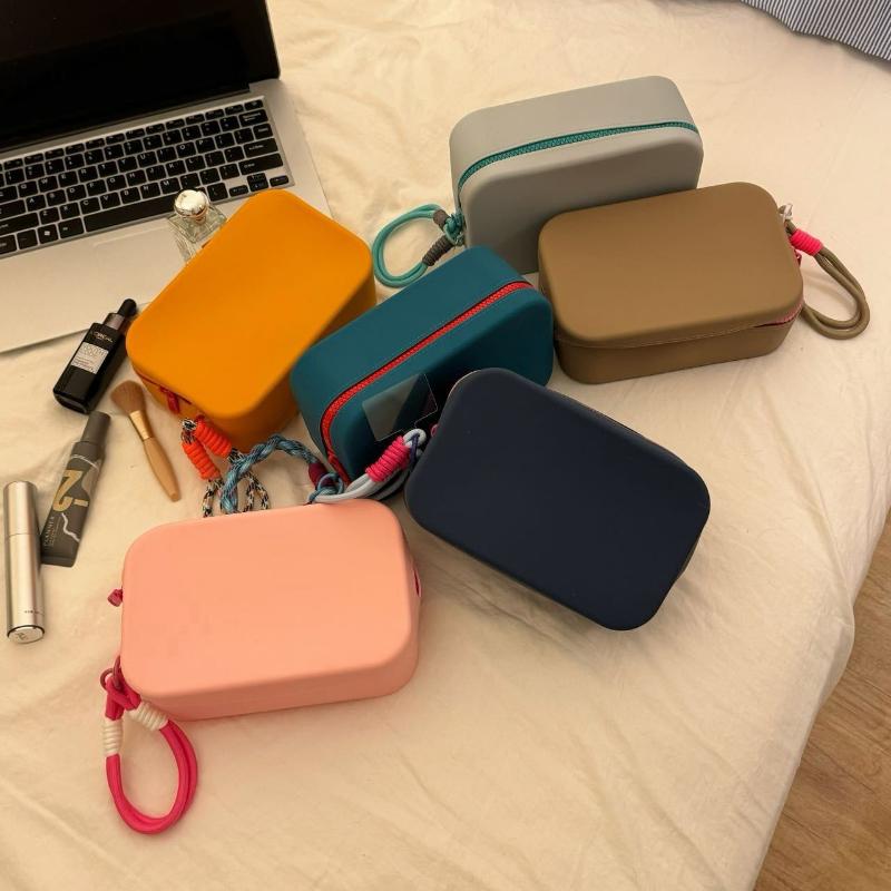 Women Silicone Makeup Bag Waterproof Cosmetic Pouch Large Capacity Travel Toiletry Organizer Portable Zipper Storage Bag Toiletry Bags