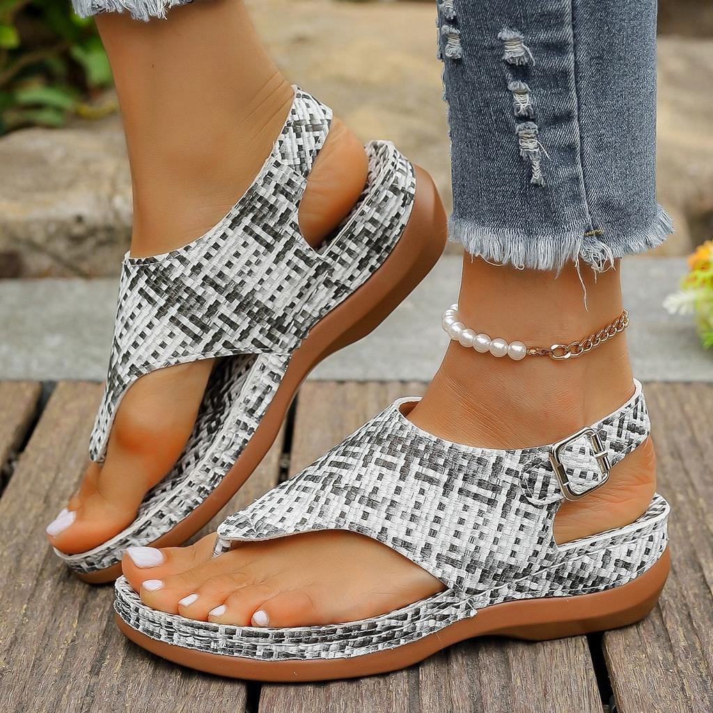 Large Size Herringbone Sandals for Women, Embroidered with Ethnic Style Flowers, with A Back Strap and Sloping Heel Sandals