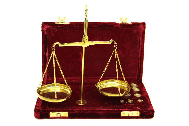 

Весы 100гр. Бархатная коробка