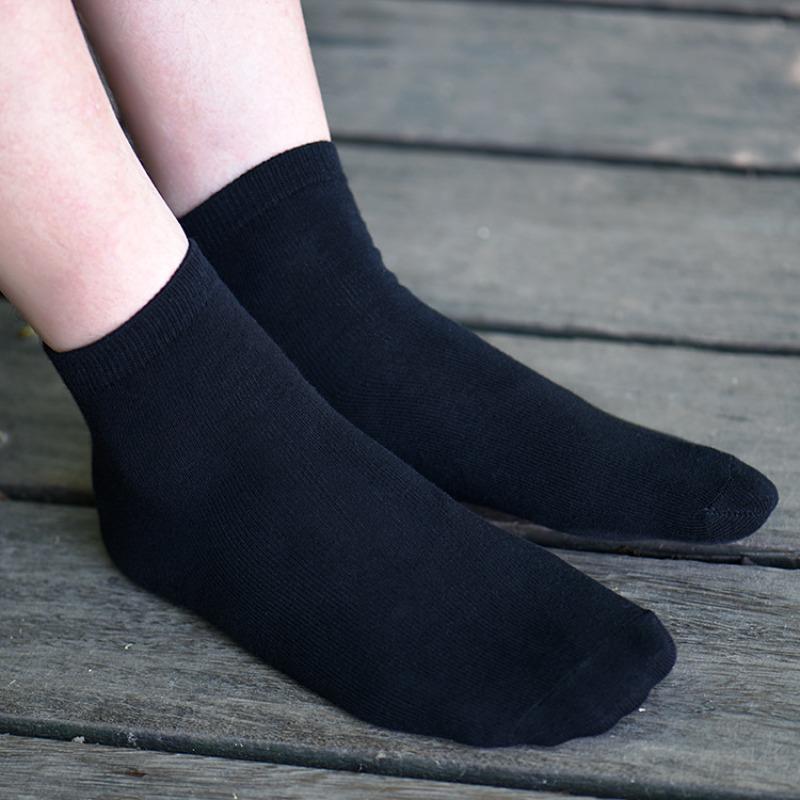 Herrensocken für Herbst und Winter, gekämmte Baumwolle, lässige einfarbige Socken, schweißabsorbierende, atmungsaktive, verdickte kurze Wadenstrümpfe für Herren