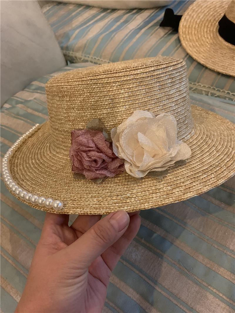 

202510-shi ins chic summer natural straw handmade Hand sewn pearls flower lady fedoras cap women holiday leisure beach hat head size 57CM бежевий