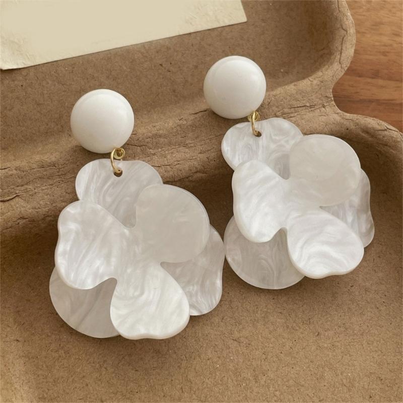 Elegant Flower Earrings Women Pendant Earrings Comfortable Wear Ear Jewelry Suitable for Daily and Formal Occasions Wear