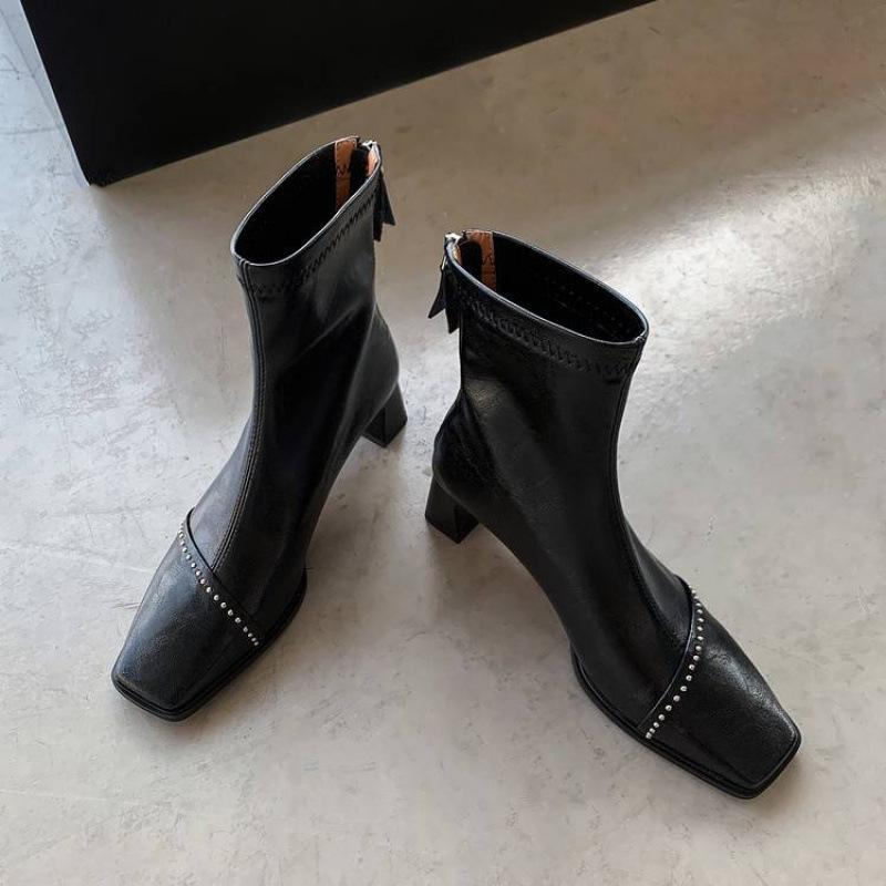 

Осенне-зимние женские кожаные женские ботинки большого размера с квадратным носком и задней молнией, универсальные низкие ботинки, новые модные ботинки из коровьей кожи на толстом каблуке 39 чёрный