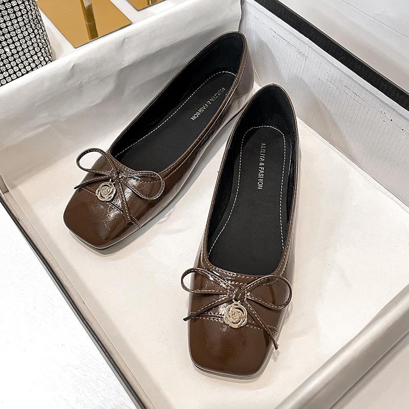 

Туфли-лодочки Xiaoxiangfeng женские новые с мелким вырезом универсальные туфли темперамент знаменитости плоская подошва нагруженные туфли W108-2 40