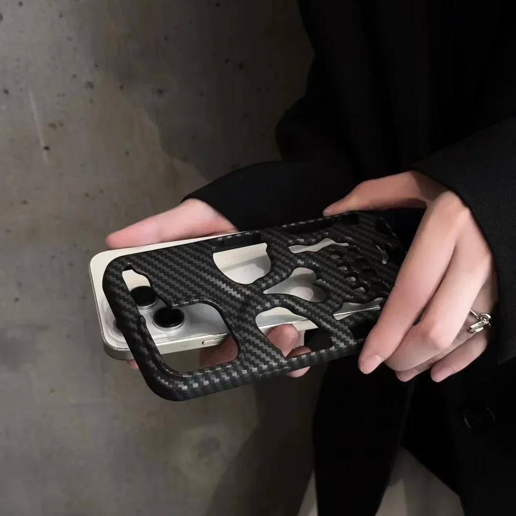 3D Matte Metallic Color Hollow Out Skull Phone Case for iPhone 16 15 13 12 11 14 ProMax 16 15 Plus Fashion Shockproof Soft Cover