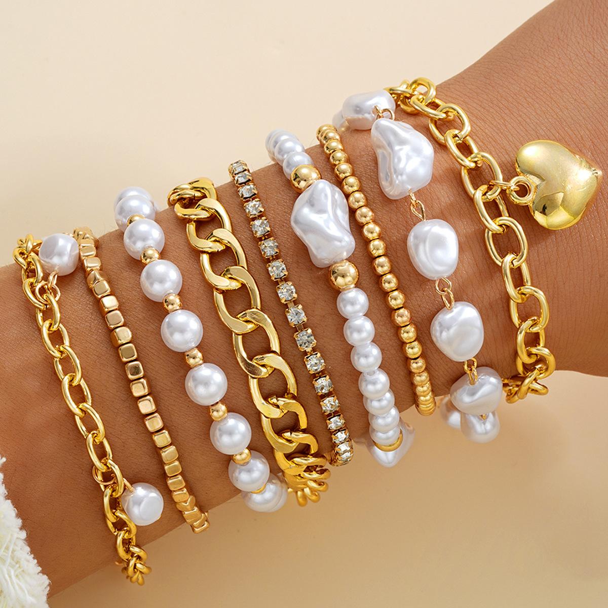 ins style love pendant pearl bracelet, fashionable retro niche temperament beaded bracelet hand jewelry women