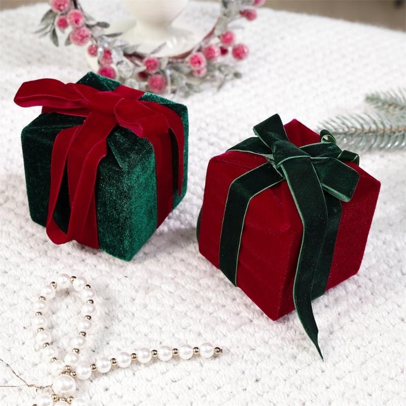Geschenkbox Weihnachtsbaumschmuck mit Weichstoffbezug, erhabenem Banddetail, strukturiertem Zentrum und Baumaufhängeschlaufe