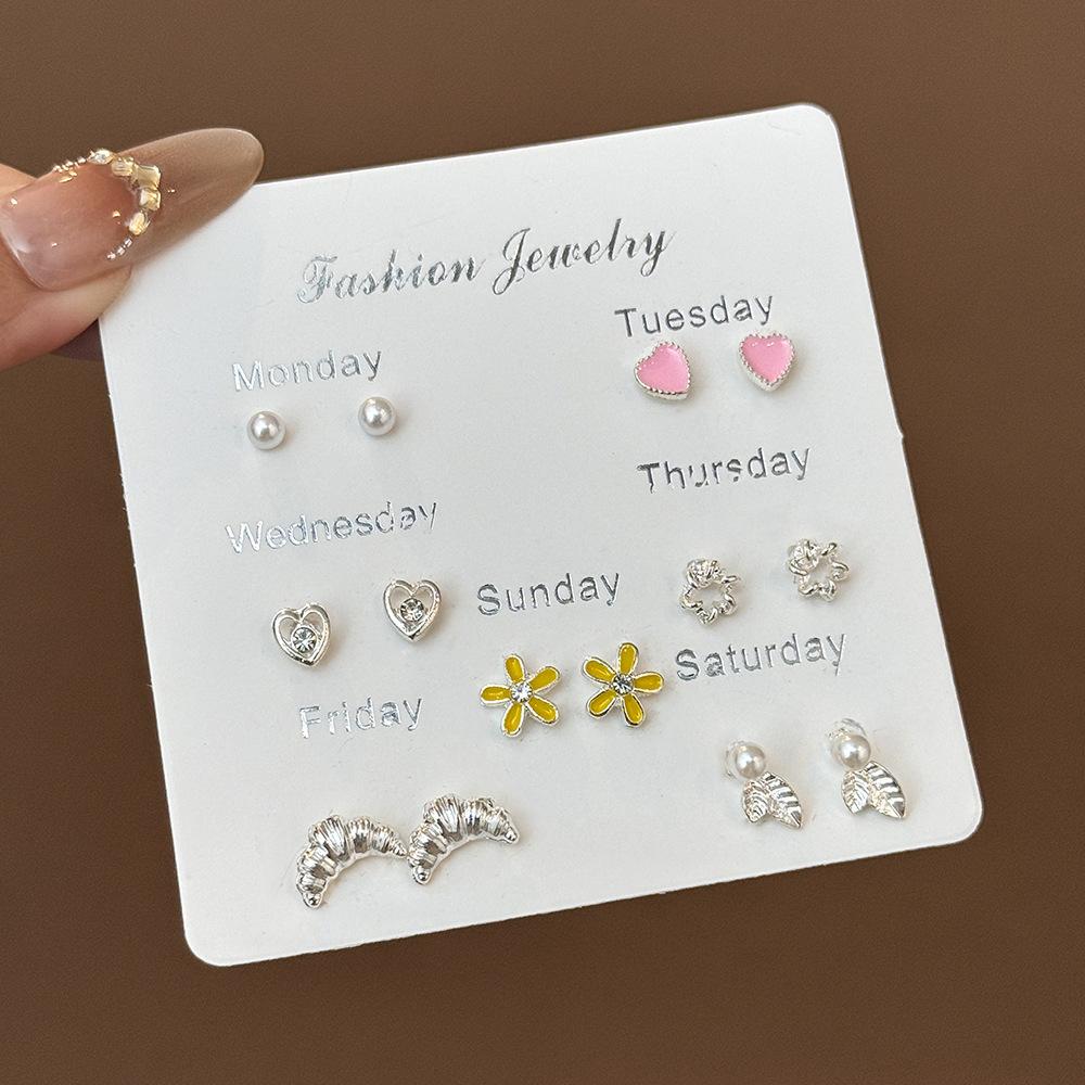 Korean Version of Niche One-week Stud Earrings Set Ins Cute and Small Alloy Electroplating Temperament Point Diamond Earrings