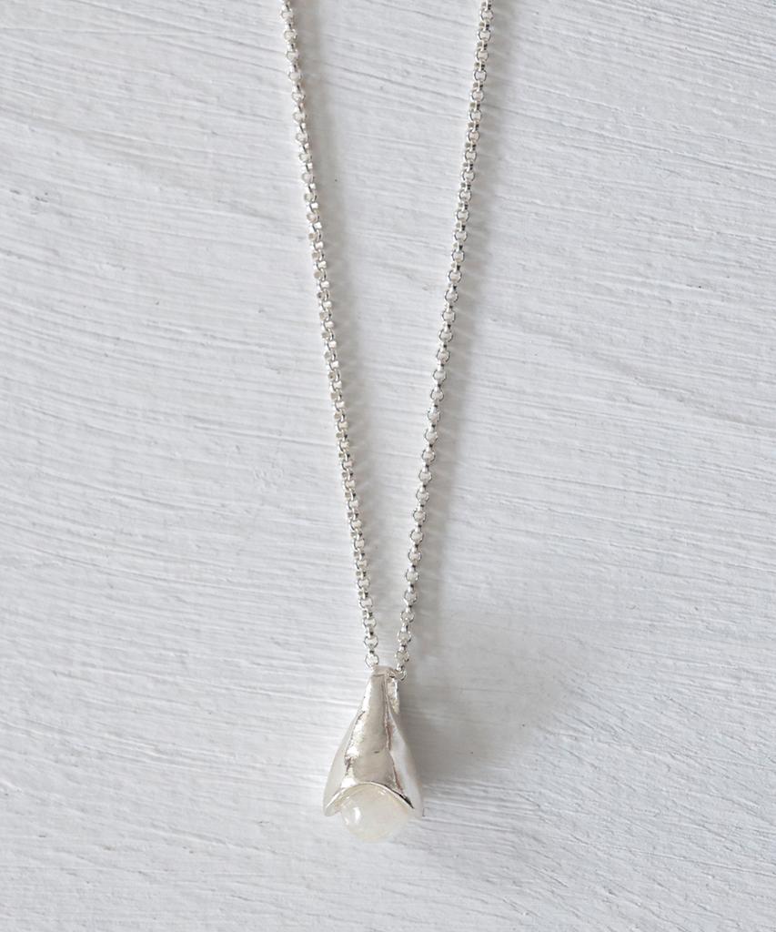 Reindeer Grotto Necklace 07