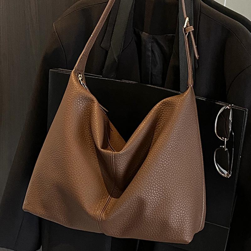 Korean version of foreign style texture bag women's 2025 new large-capacity casual shoulder messenger bag fashionable solid color tote bag