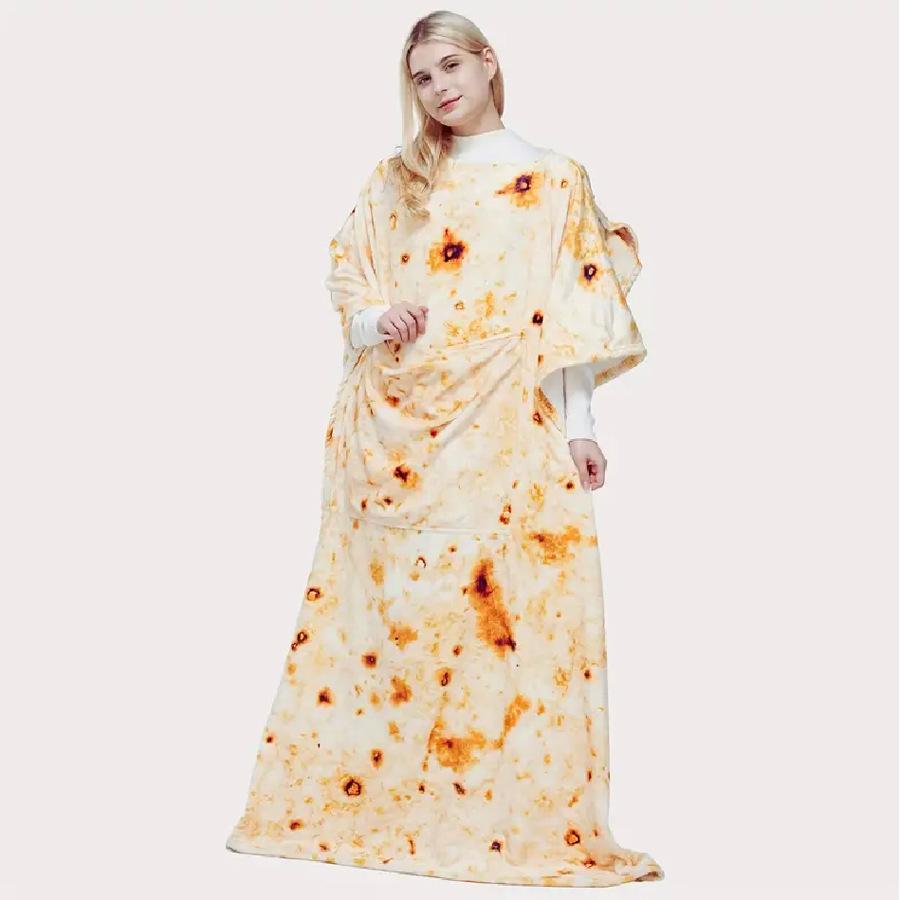 Women's Autumn and Winter Warm Car Air Conditioning Blanket with Pillow Solid Soft and Comfortable Flannel Robe