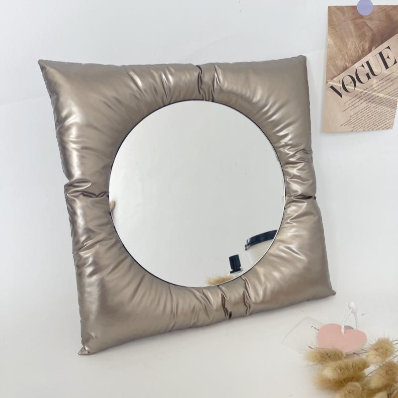 

Зеркало на стену в корейском стиле, серебряное, подушка, креативное, металлическое, декоративное, поворотное, для спальни, гостиной, дизайнерский декор 32x32x5cm