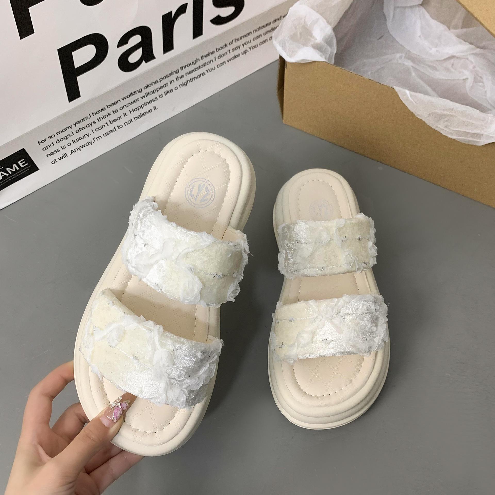 

Beautiful slippers for women s summer wear, new thick-soled heightened non-slip skirt, beach cool slippers 35 бежевий