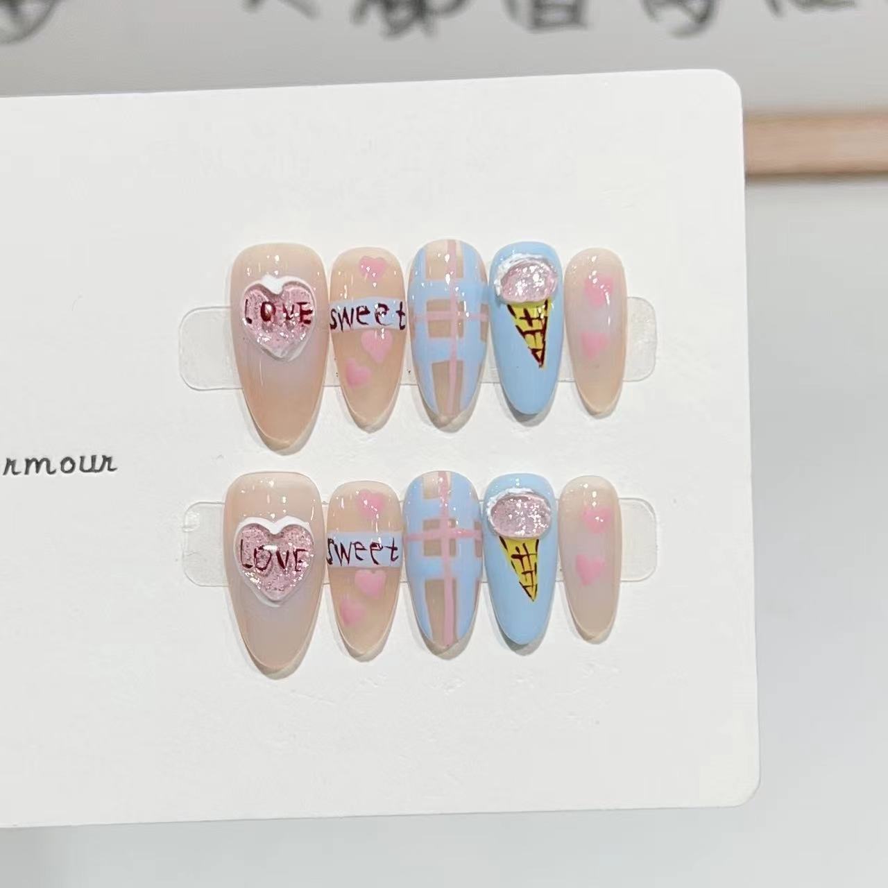 

Ношение доспехов, ручная работа, милый стиль, нарисованные вручную буквы, трехмерное мороженое с любовью, короткий миндаль, свежий маникюр, готовый продукт Large L