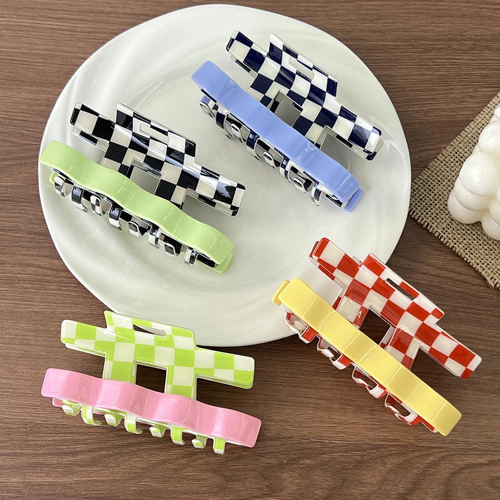 

Checkered Wave Acetate Hair Claw Clip - Fashionable Updo Accessory for Girls