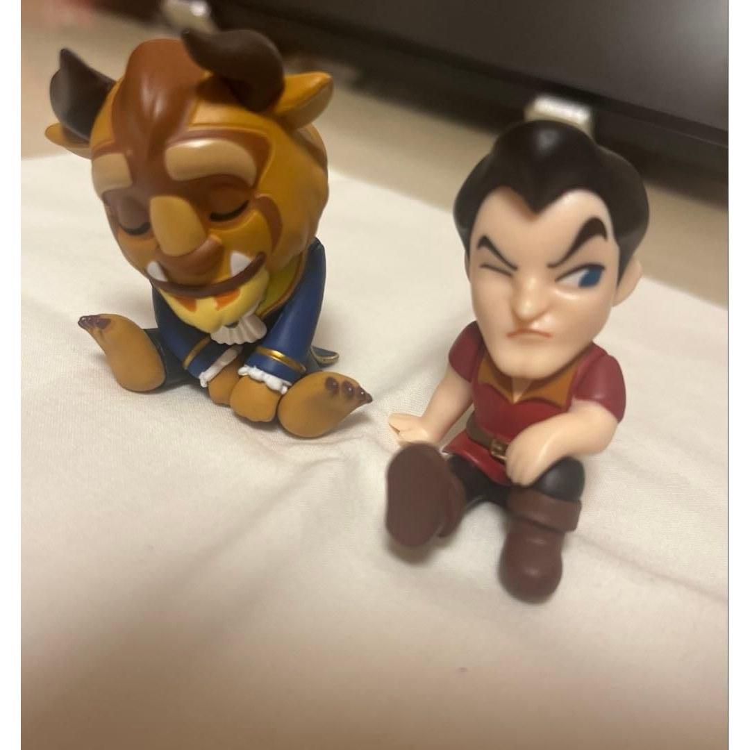 Beauty Beast Shoulder Lean Fig.