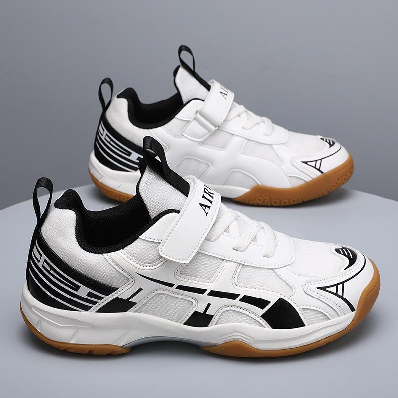 Children's Non-Slip Badminton Shoes for Boys and Girls - Soft-Soled, Wear-Resistant Sports Trainers for Autumn/Winter.