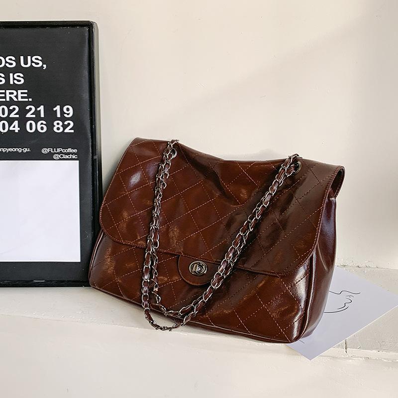 

Нова осінь 2024 року модна модна ретро велика сумка з діамантовим ланцюжком проста повсякденна сумка під пахву через плече