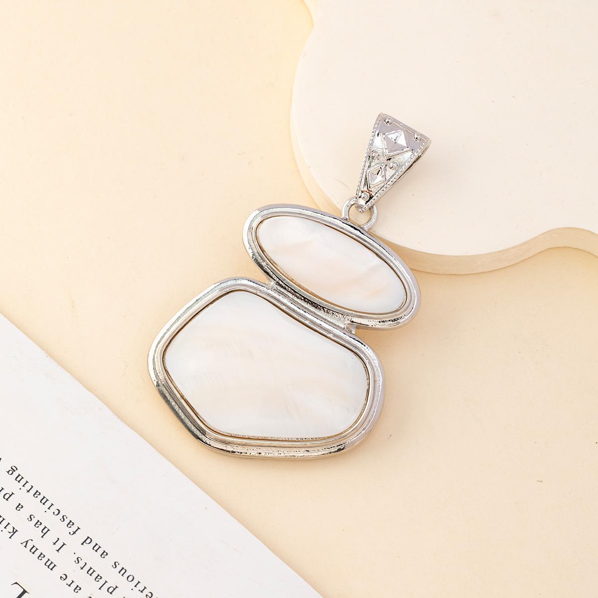 

1 шт. Вінтажна підвіска в європейському американському стилі з натуральної черепашки, незвичайні розкішні унікальні жіночі чоловічі підвіски для виготовлення ювелірних виробів Аксесуари своїми руками Ремесла Подарунки 1Pc/45×51mm