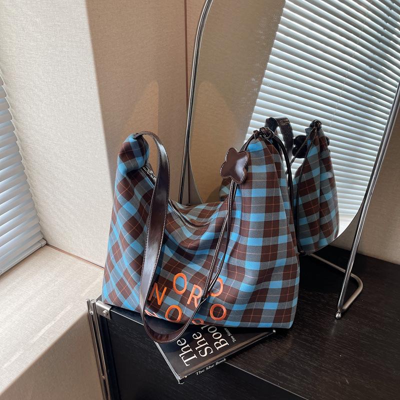

Вместительная клетчатая сумка женская новая летняя универсальная на плечо, сумка-мессенджер, студенческая сумка-тоут для занятий синий