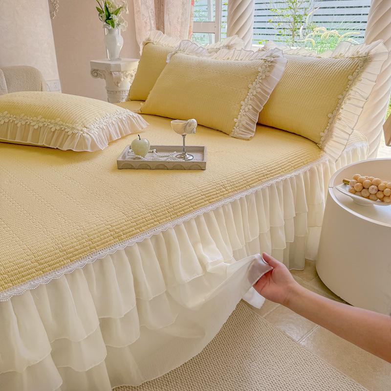 A-grade Quilted Cotton Bed Skirt - Non-slip, Dustproof Single Bed Cover with Skirt Edge 48x74cm Quilted Pillowcases (Pair)
