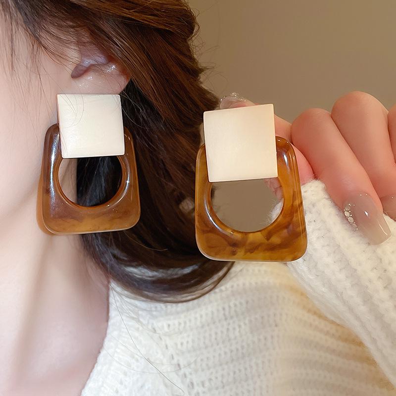 Faye Wong Pink Shrimp Cracker Earrings 2025 Year of the Snake Spring Festival Studs - European and American High-End Fashion.