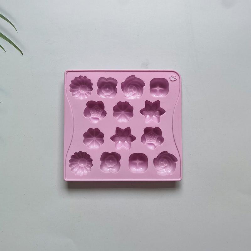 1Pcs Kitchen Handmade Baking Tool Mini 14 Cavity 7 Small Flower Shaped Candy Chocolate Cookies Silicone Mold