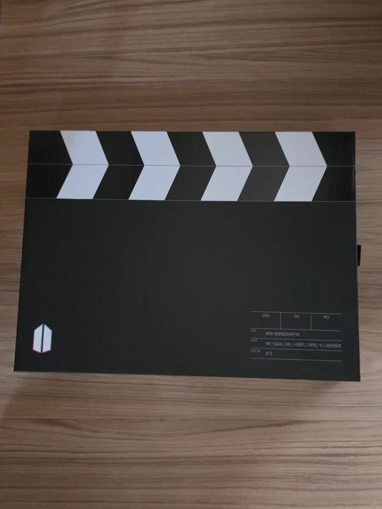 BTS (Bangtan Boys) Použitý členství kit ARMY