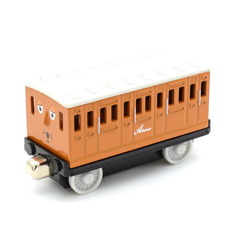 

Новый Томас и друзья Бэш Дэш Рождество Томас Перси Поезд Магнитный Металлический Литой Игрушечный Автомобиль Игрушки для Детей 1:43