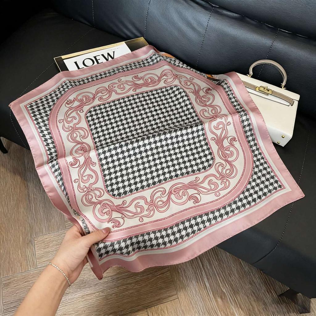 New old money wind chain neck scarf women's commuting versatile soft silk scarf neck protection shawl outer scarf