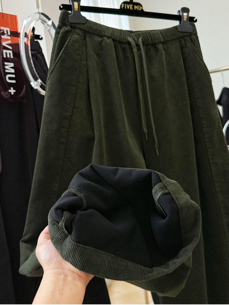Women's Wide-Leg Corduroy Pants - Elastic Waist, Velvet-Lined, Casual Straight Cut for Autumn/Winter.