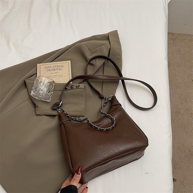 Large-capacity bag women's 2025 new summer versatile shoulder messenger bag casual niche chain dumpling bag