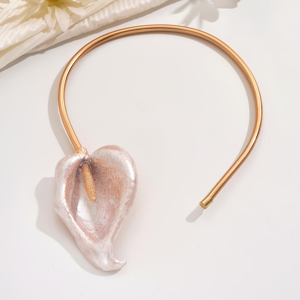 Französischer Retro Statement Einzigartiges Calla-Lilienblüten Offenes Choker-Halsband für Damen Party Bankett Abschlussball Trendiger Schmuck Zubehör