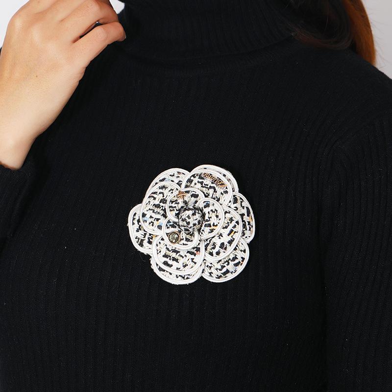 Large High-end Classic Black and White Floral Camellia Corsage Retro Temperament Flower Brooch Jacket Fabric Pin