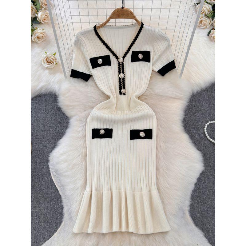 V Neck Fishtail Dress Women's Summer Dress 2024 New Arrival Knitting Black Temperament Waist-Controlled Slimming Sense of Design Skirt