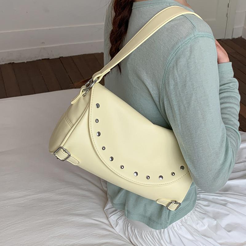 IELGY Ladies Rivets One-Shoulder Underarm Bag Commuter All-Match Portable Pillow Bag