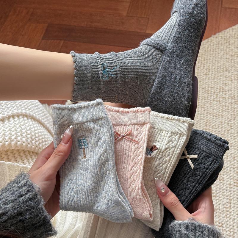 2025 Autumn Women's Japanese Style Embroidered Puppy Mid-Calf Socks - Fashionable, Versatile, Butterfly Scrunch Design