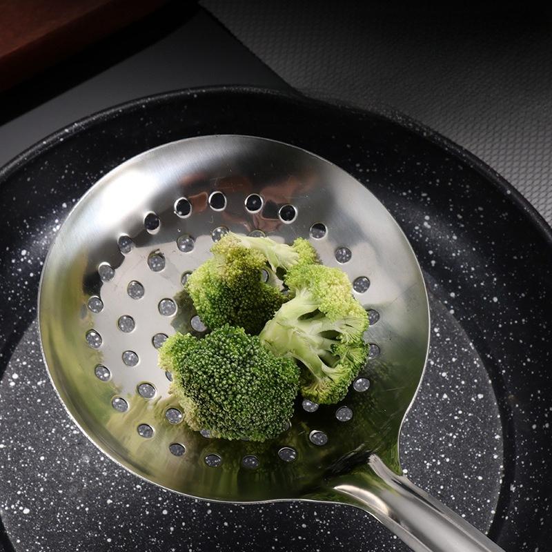 Thickened Stainless Steel Colander with Wooden Handle Grease-separated Noodle Drain Household Cooking Utensils for Cooking