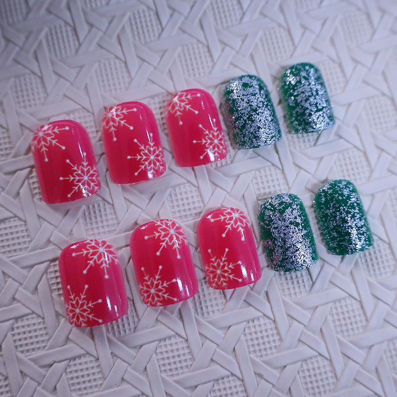 Christmas Nail Art Wear Nail Art Sweet Color Striped Glitter Snowflake Leaf Short Nail Art Wear