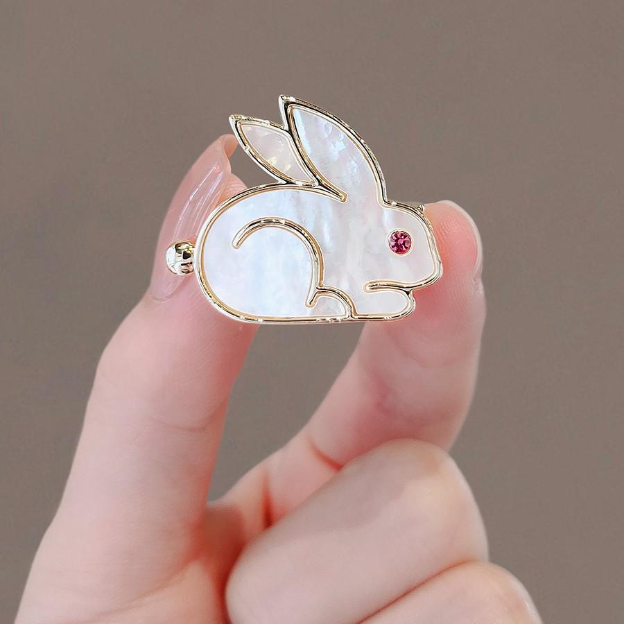 High Grade Cute Jade Rabbit Brooch Female White Rabbit Corsage Chinese Zodiac Pin
