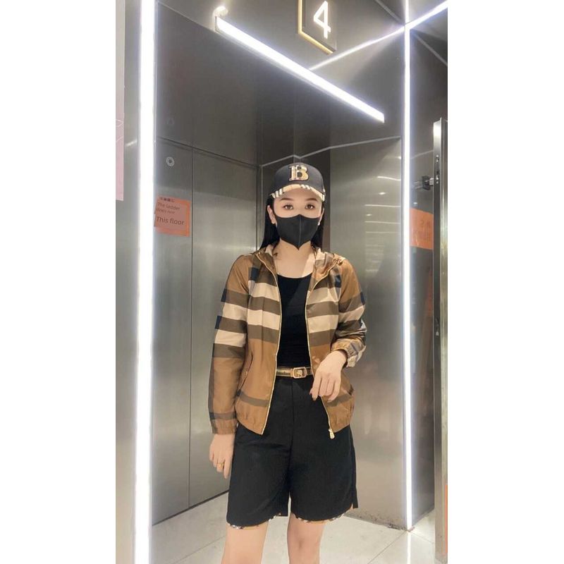 

Новая весенне-осенняя женская одежда Тонкое Повседневное Легче всего сочетать Мешковатое Пальто Короткий Капюшон Изящный и Модный Полосатый Тренч Верхняя одежда CAMEL L