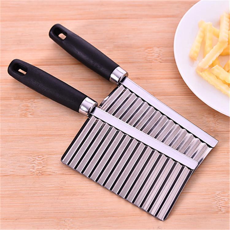 Stainless Steel Wavy Potato Cutter – Wolf Tooth Design for Vegetables