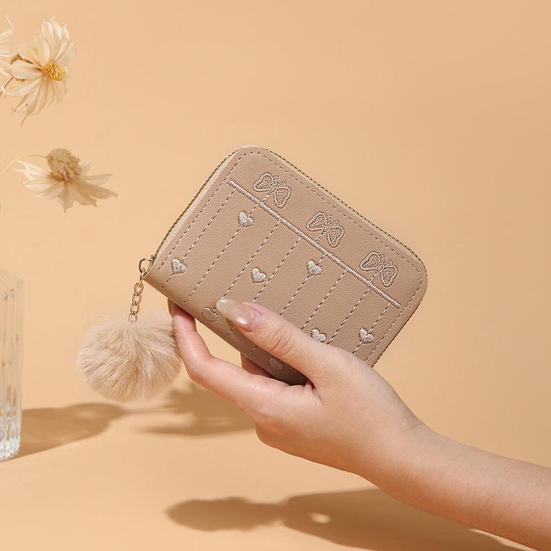 Wallet Women's Fashion Summer and Autumn New Personalized Hairball Hand Change Bag