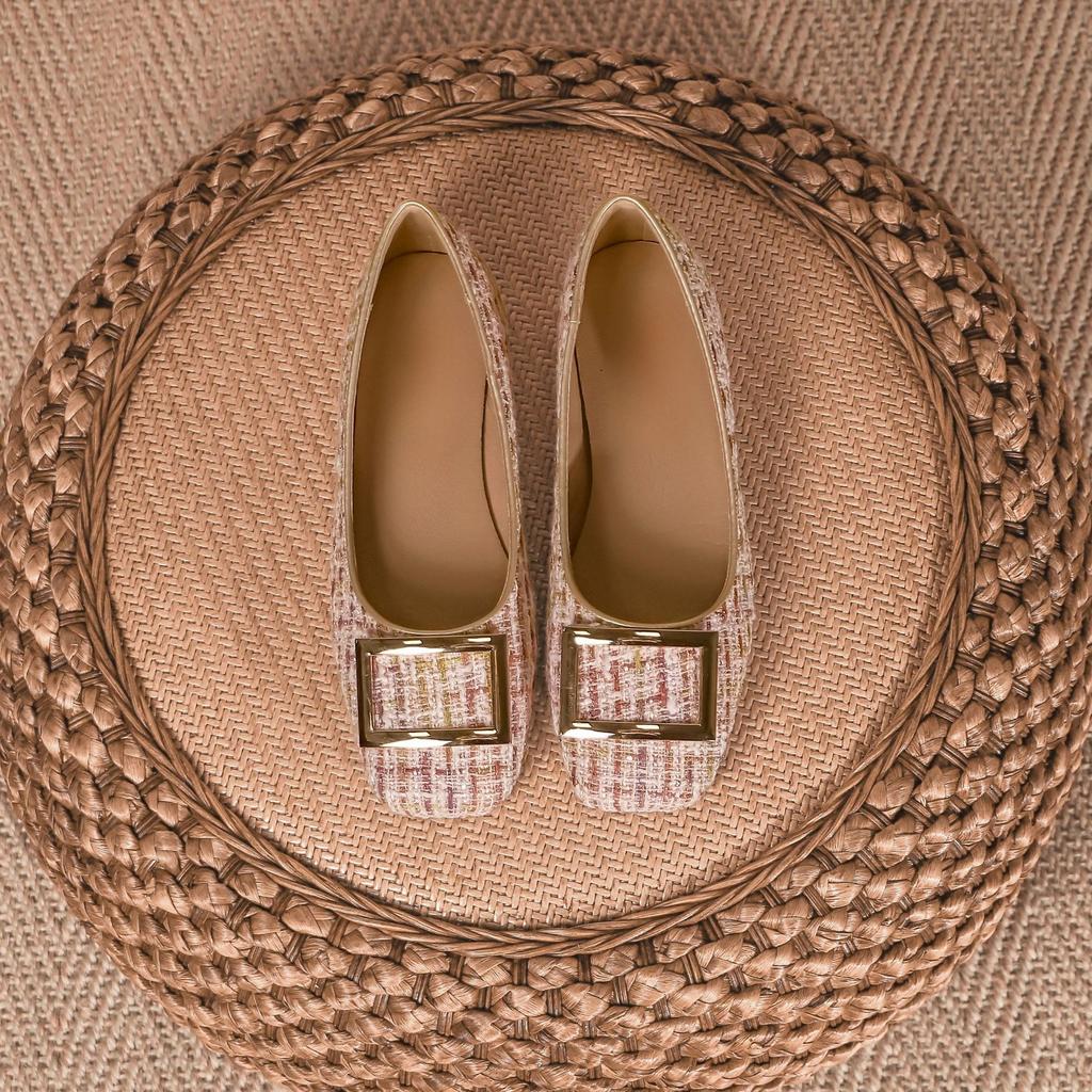 Sapatos femininos Huizhou solas macias não cansam, pés confortáveis, sapatos baixos versáteis fivela quadrada diários versáteis sapatos casuais salto grosso único s