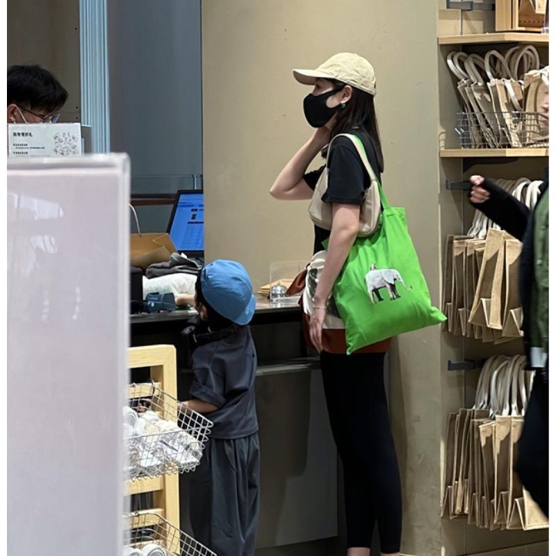 

Trendy green elephant canvas bag new shoulder bag niche pure cotton canvas bag tote bag student schoolbag