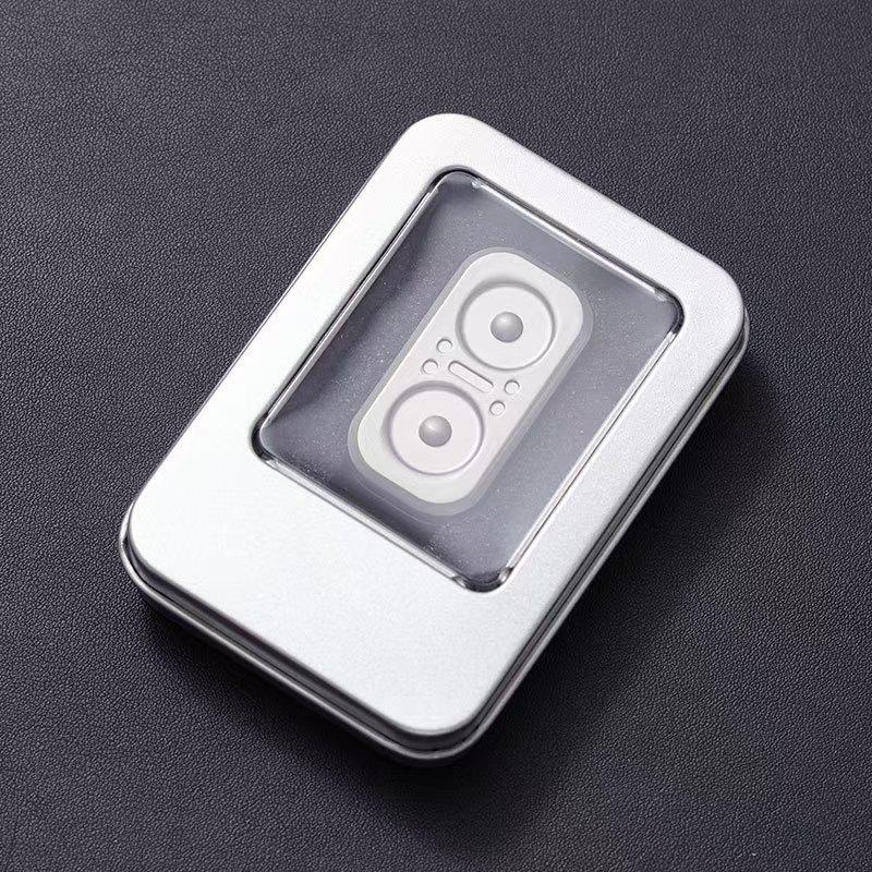 Owl Card Pusher Metal Fidget Spinner with Magnetic Snap and Decompression Features