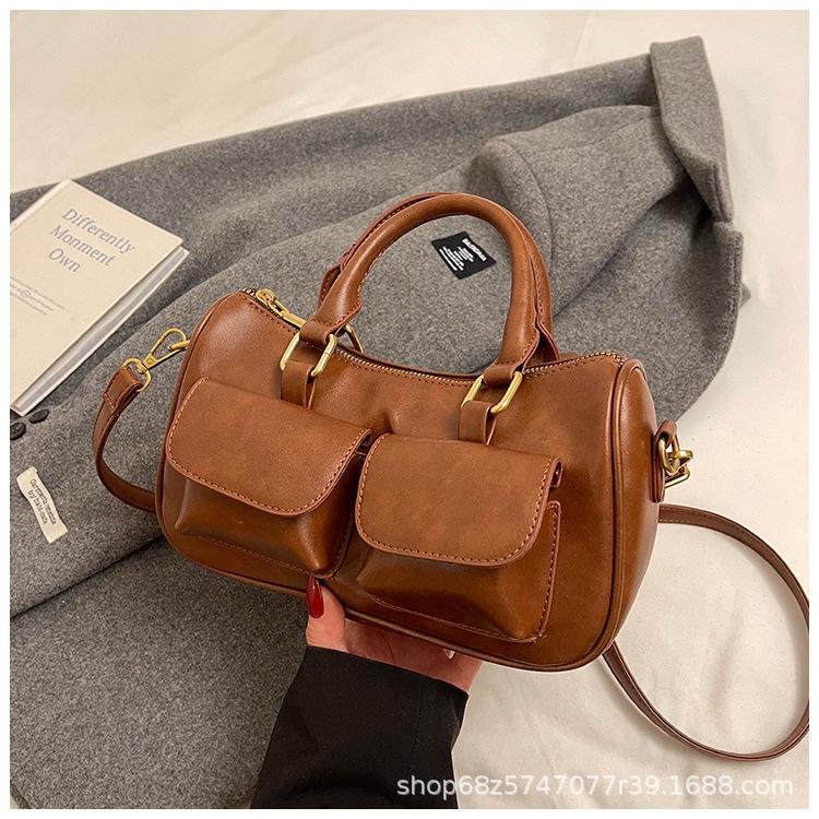 Trendy explosive Korean retro high-end handheld bowling bag fashionable commuting foreign style crossbody pillow bag for women