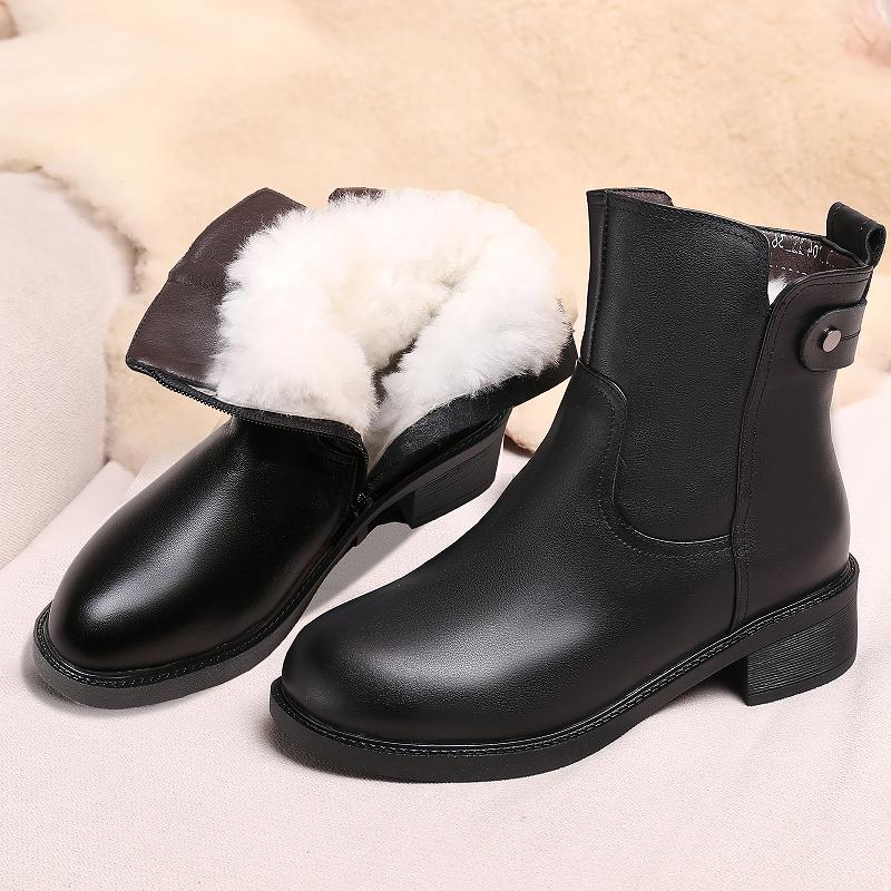 Fashion AIYUQI Women Winter Boots Anti Slip 2025 New Genuine Leather Women Short Boots Large Size 41 42 43 Wool Women Motorcycle Boots
